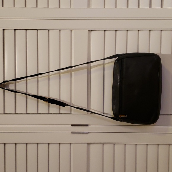 Wilson Leather Black Bag - Picture 13 of 16